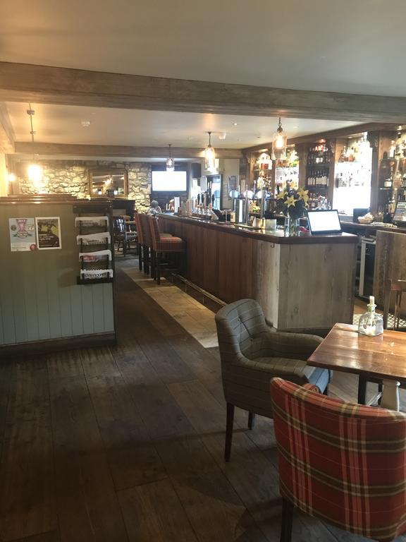 Riccarton Inn Currie Bagian luar foto